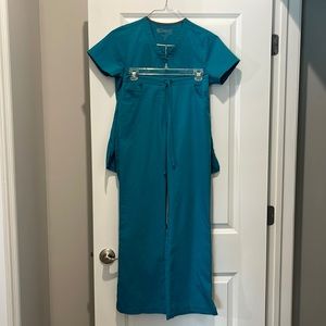 Grey’s Anatomy scrub set. 5 pocket scrub pants, 2 pocket scrub top.